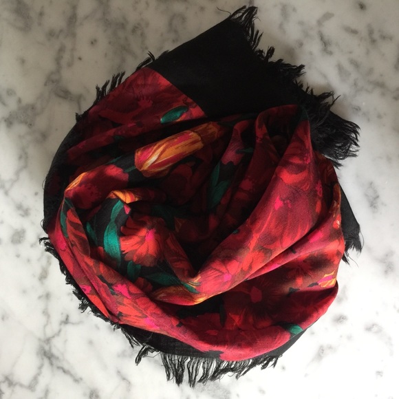 Gorgeous Willa New York Floral Print Scarf - Picture 8 of 8